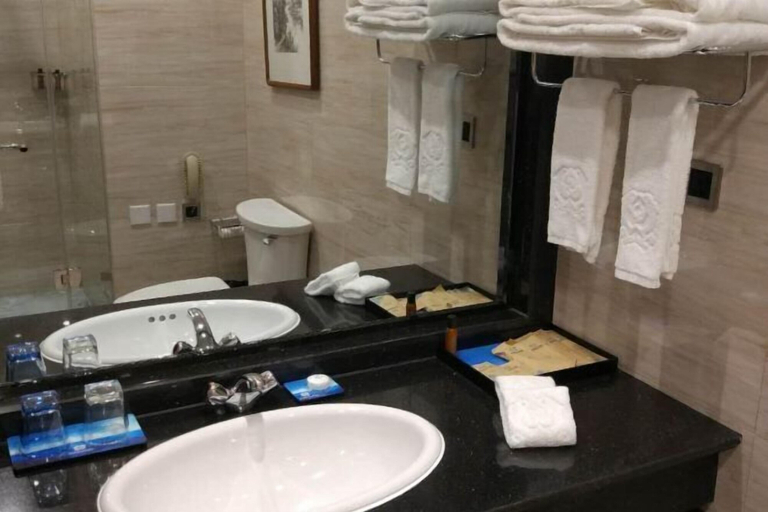 Bathroom 4, Blue Ocean International Hotspring Hotel, Tieling