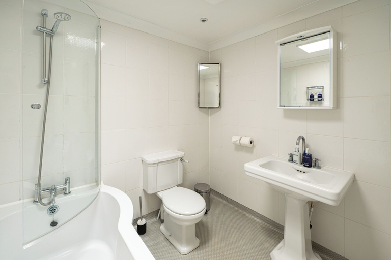 Bathroom 4, The Knoll House, Dorset