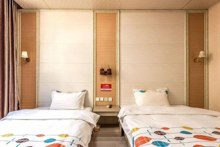 Bedroom 3, Qufu Landscape Hotel(Confucius Temple Shop in Qufu), Jining