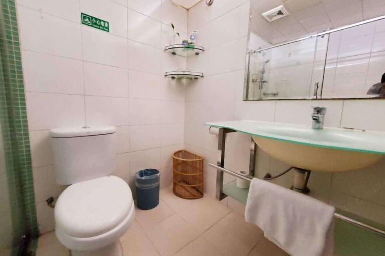 Bathroom 4, Hedong Hotel, Shenzhen