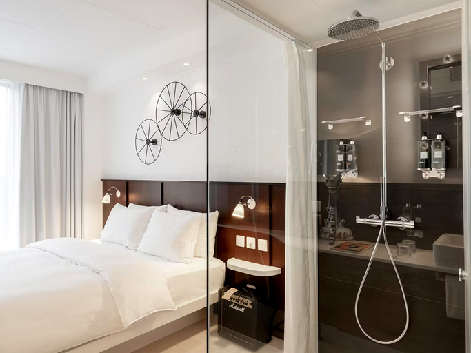 Bedroom 3, Ruby LUCY HOTEL LONDON by IHG, London