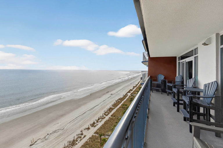Interior 2, Grand Atlantic 1504, Horry