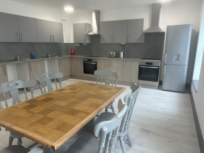 Shared kitchen 3, 1066 Apart Hotel, East Sussex