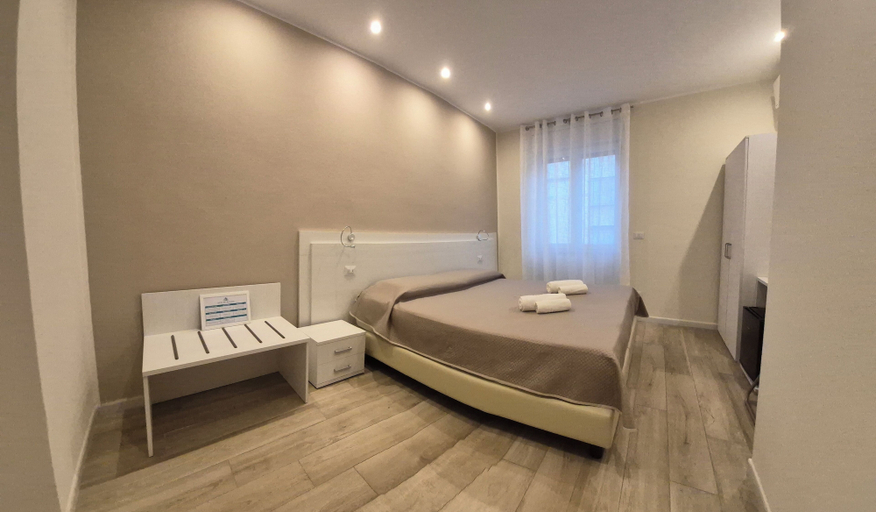 Bedroom 2, Seaside Holidays Guest House, Sassari