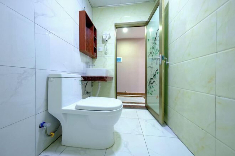Bathroom 3, Shaoshan Guli LinShe Homestay, Xiangtan