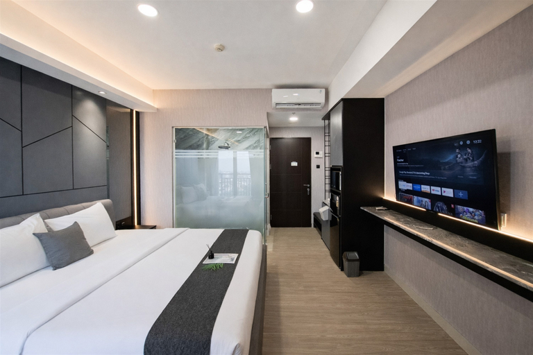 Bedroom 4, Modern Grey Studio for 2 Pax (No Kitchen) at Atria Residence Gading Serpong By Travelio, Tangerang