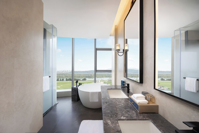 Bathroom 3, Four Points by Sheraton Hanzhong Riverside, Hanzhong