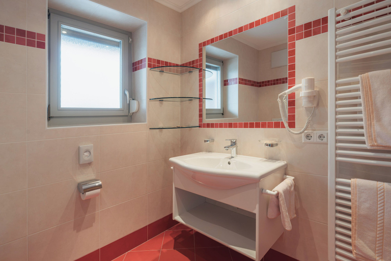 Bathroom 4, Pension Maria, Bolzano