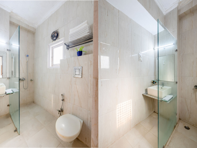 Bathroom 4, Trevon Inn Karol Bagh, New Delhi, Delhi