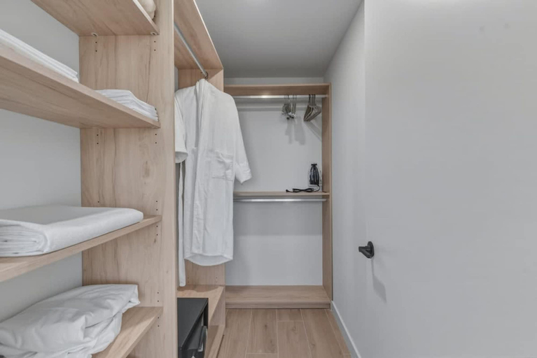 Room 5, Miami Skyline 1BR Sleeps 4 With Elite Amenities, Miami-Dade
