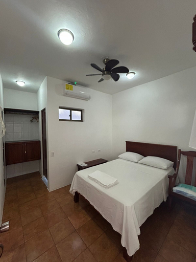 Room 3, Casa Romano Hostal, Tola