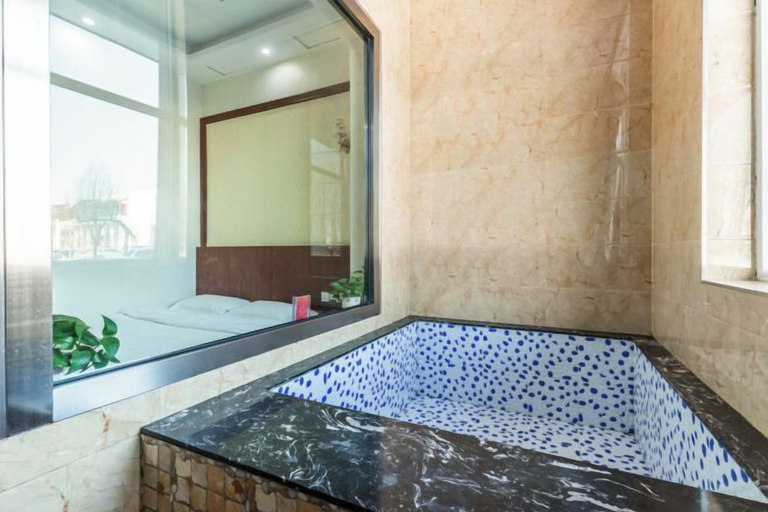 Bathroom 4, Tianyuan Jibushi Hot Spring Hotel, Anshan