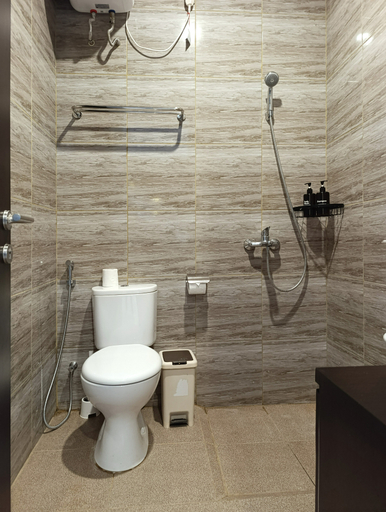 Bathroom 5, Spring Valley Villa W/ Pool & Playstation 5, Bogor