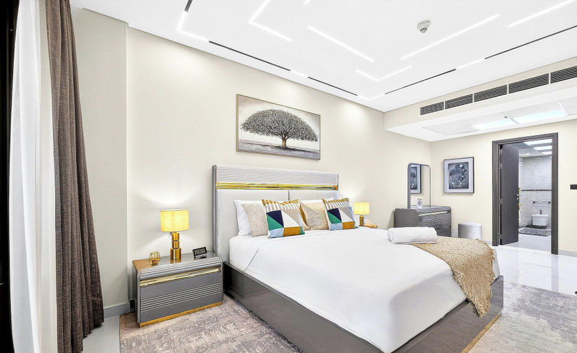 Room 2, 1BR Royal Amwaj Private Beach& Burj view, Dubai