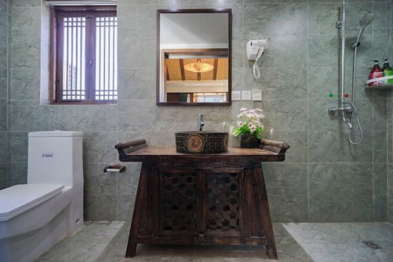 Bathroom 4, Binjia Boutique Inn (Lijiang Ancient City Dashuiche Branch), Lijiang