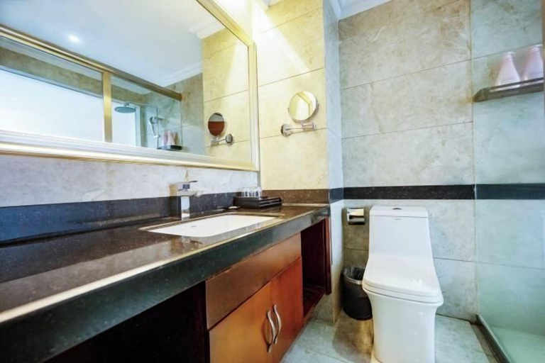 Bathroom 4, Junyuan Hotel, Dehong Dai and Jingpo