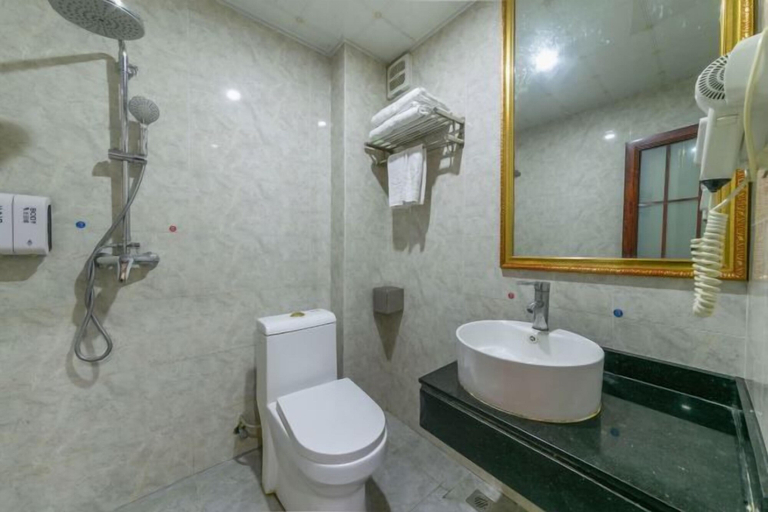 Bathroom 3, Jinxin Yixiang Hotel, Meizhou