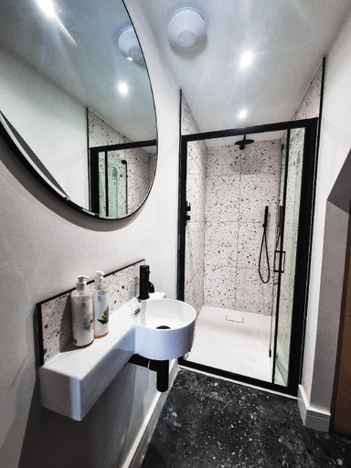 Bathroom 2, Brookfield House, Bristol