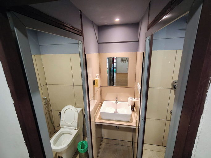 Bathroom, The Hosteller Wayanad, Vythiri, Wayanad