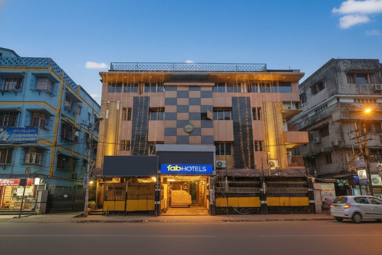 Exterior & Views, Fabhotel Heera Holiday Inn, Kolkata