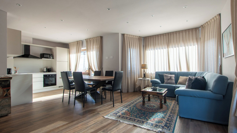 Interior 5, Funivie 24 - Cimino, Sondrio