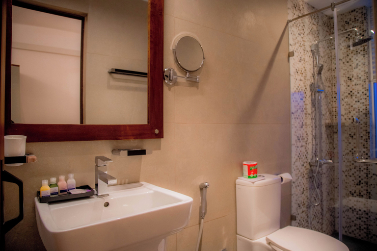 Bathroom 5, Lavendish Hills Kandy, K.F.G. & G. Korale