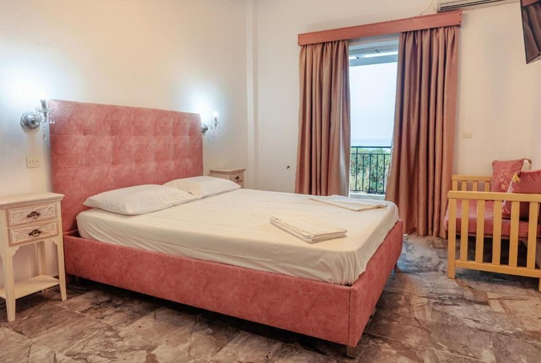 Room 3, Seaheaven House B2 - Beachfront Nest Memi Koroni, Peloponnese