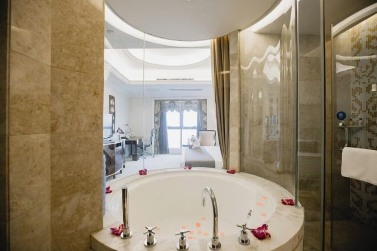 Bathroom 3, Rui'er Hotel, Chongqing