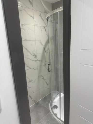 Bathroom 4, 1066 Apart Hotel, East Sussex