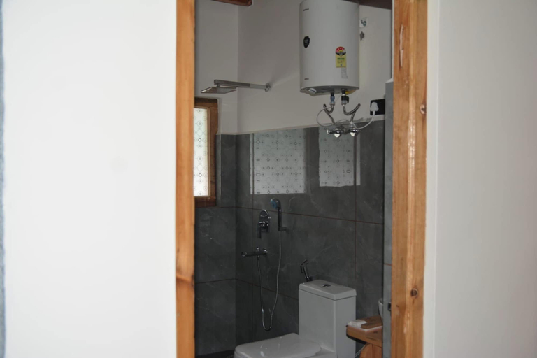 Bathroom 5, The Walnut Inn Resort, Leh