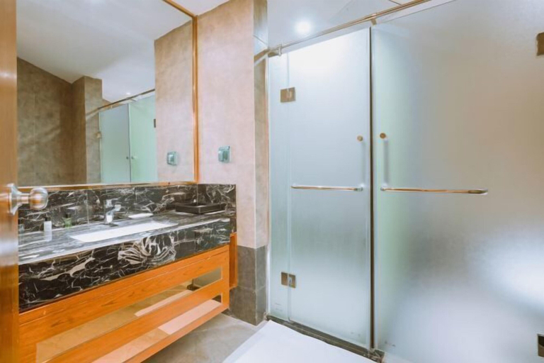Bathroom 5, Qianshan Heyue Hotel, Guiyang