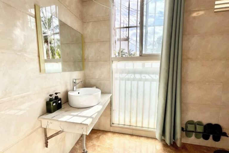 Bathroom 3, MAXHILL INN (Splashing Square), Xishuangbanna Dai