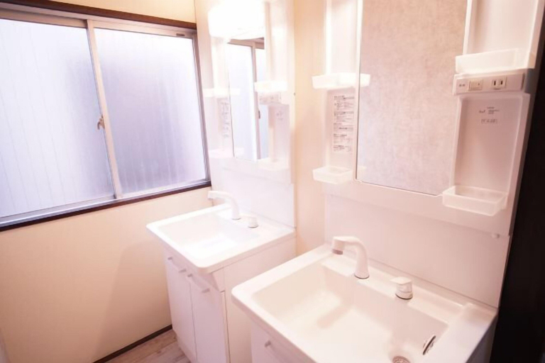 Bathroom 3, Kitashinjuku Wood Wall Stay, Shinjuku