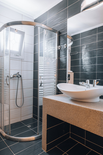 Bathroom 5, Porto Planos Beach Hotel, Ionian Islands