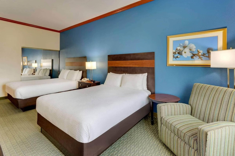 Bedroom 3, Comfort Inn & Suites Waco Woodway, McLennan