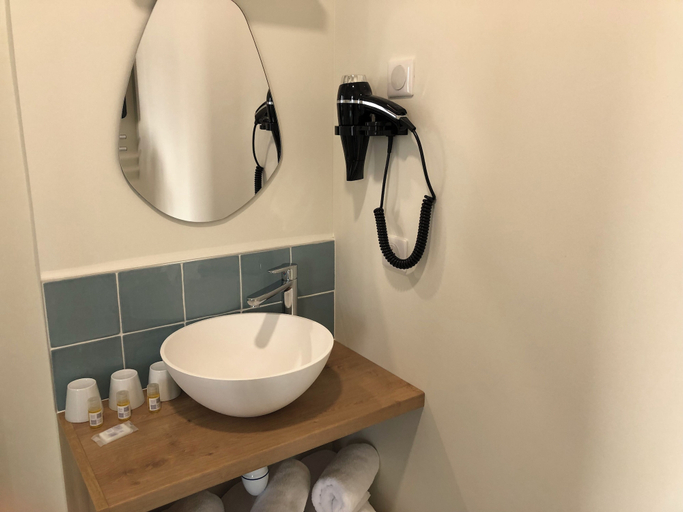 Bathroom 5, Hôtel de la glane, Haute-Vienne