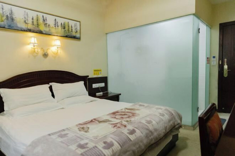 Bedroom 2, Dzongsa Book bar Inn, Dêqên Tibetan