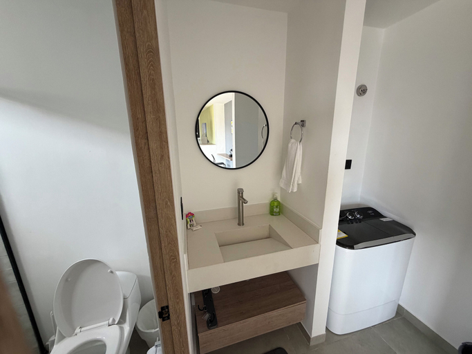 Bathroom 5, Coral Tower, Barranquilla