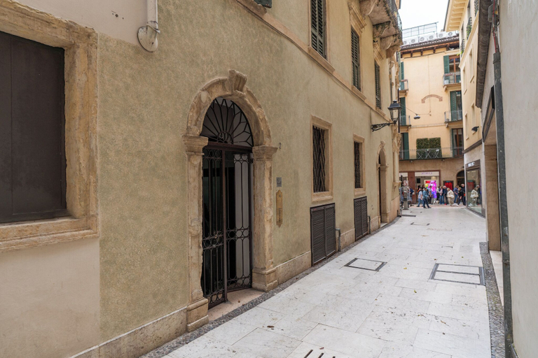 Front of property, Attico nel cuore di via Mazzini, Verona