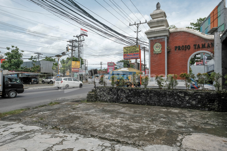 Others 4, Katup Guest House Syariah Mitra RedDoorz, Bantul