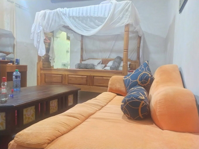 Room 5, British Hotel Mpeketoni, Lamu West