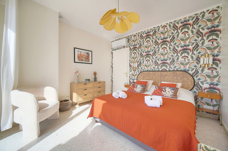 Room 4, 160m2-a C-vue Mer Terrasse Parking A3b132, Alpes-Maritimes