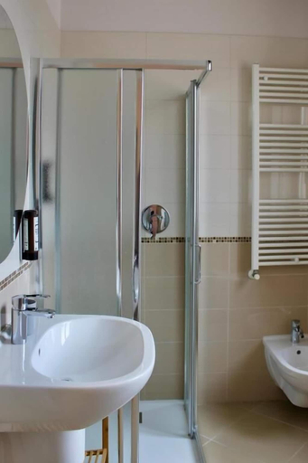 Bathroom 5, La Vista Postcard Hotel, Verona