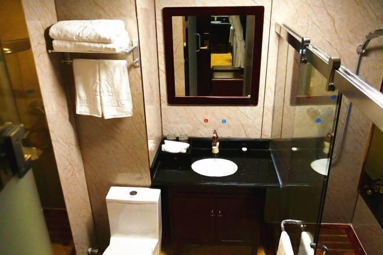 Bathroom, Qiaoxiang Hotel, Fuzhou