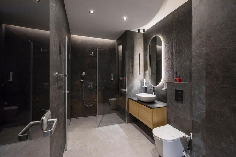 Bathroom 4, Park Hotel Novel, Veliko Tarnovo