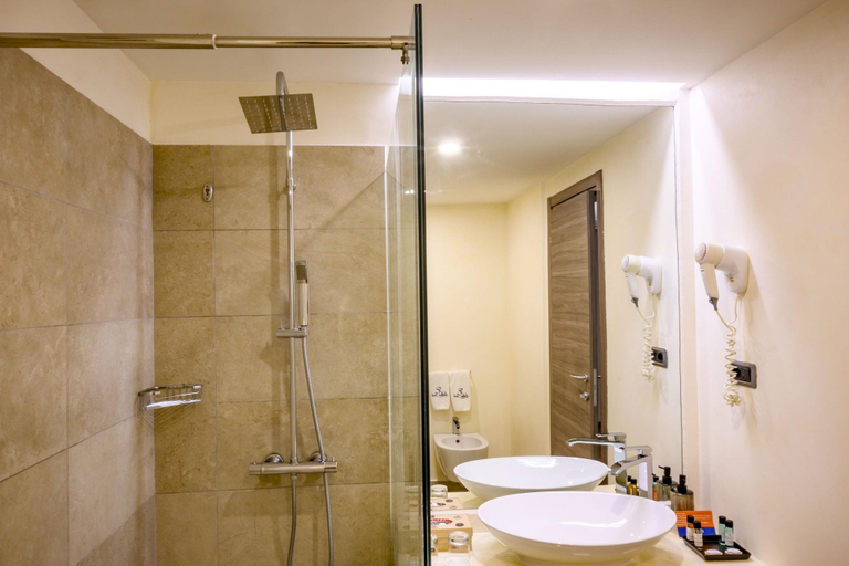 Bathroom 5, VOI Andilana Beach Resort, Diana
