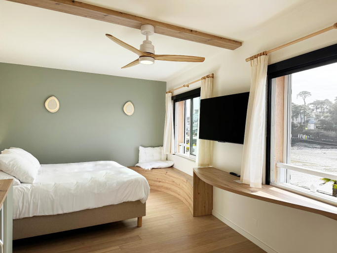 Bedroom 2, Hotel Beau Soleil, Loire-Atlantique