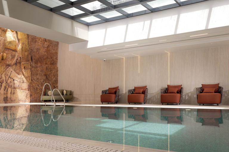 Pool 5, Light Filled Modern Eilat Getaway