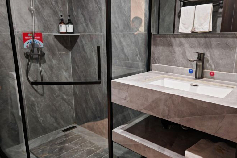 Bathroom 3, Hongsheng Hotel, Ji'an