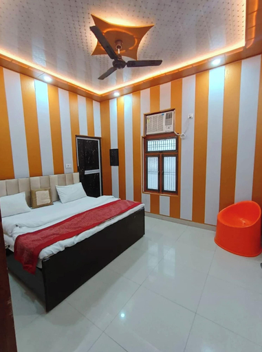 Room 2, Hotel Maa Sharda palace, Faizabad